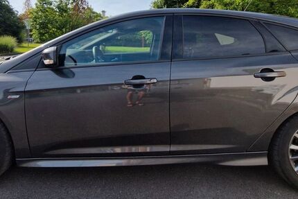 Ford Focus 99.700 km 11.200 &euro; Köln 51065