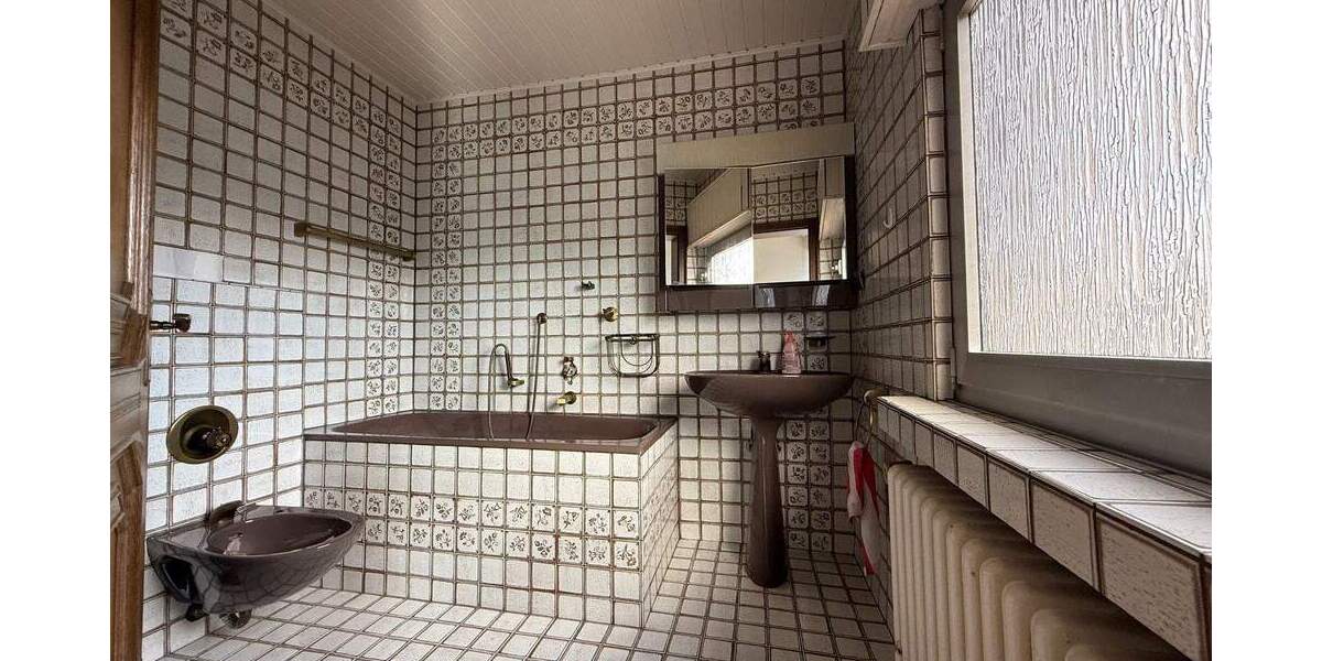 Mehrfamilienhaus, Wohnhaus Niederkassel Rheidt - 4 Zimmer, 95 m&sup2;, 389.000&euro; | Angebot:25745010