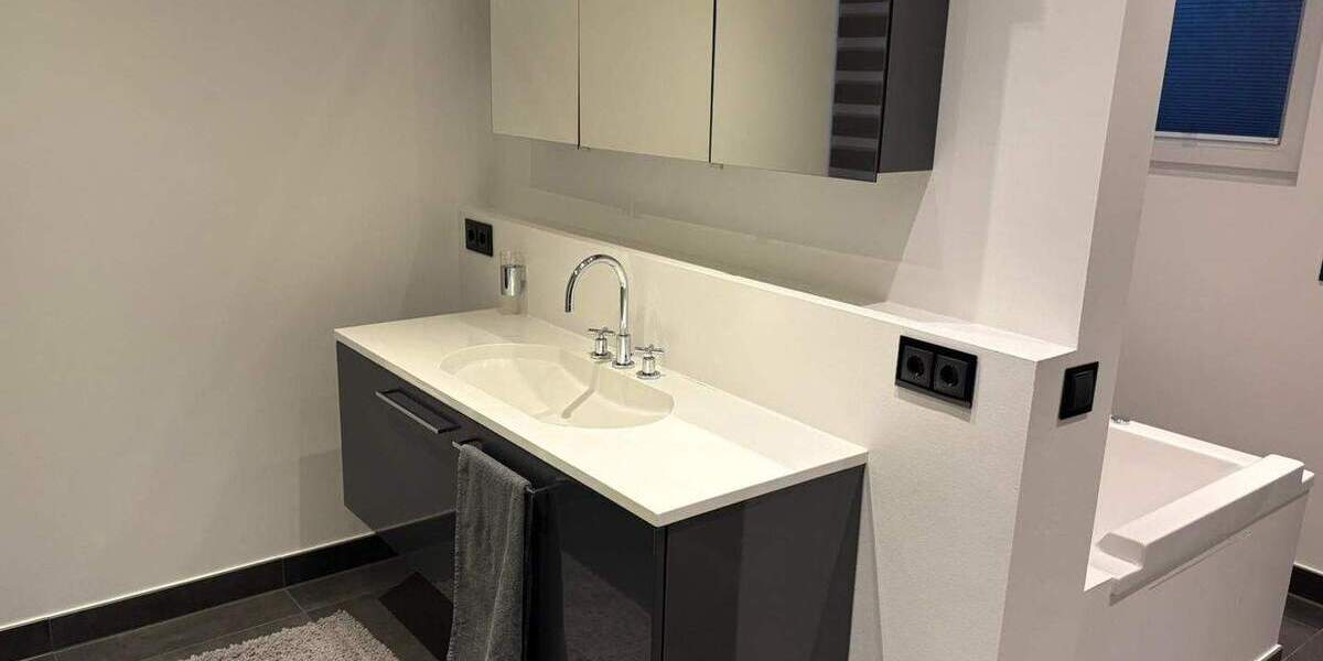 Einfamilienhaus Niederkassel - 7 Zimmer, 373 m&sup2;, 1.600.000&euro; | Angebot:25837714