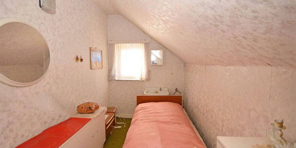 Einfamilienhaus Brühl - 8 Zimmer, 233 m&sup2;, 450.000&euro; | Angebot:26420449