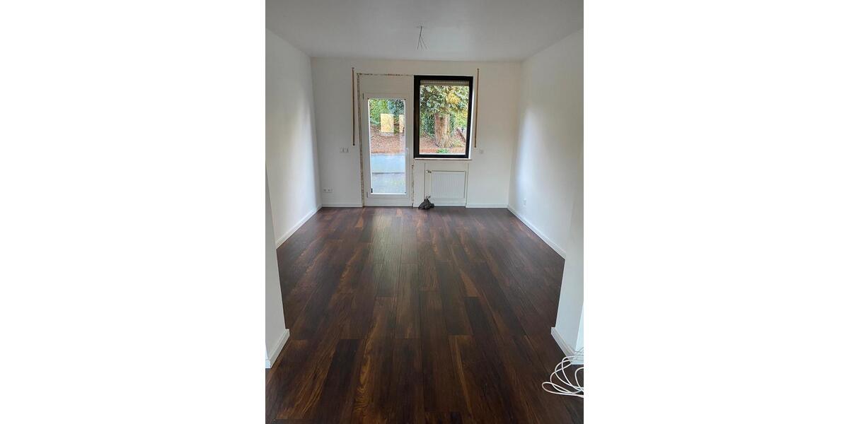 Etagenwohnung Köln Mülheim - 4 Zimmer, 120 m&sup2;, 1.300&euro; | Angebot:25630401