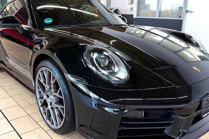 Porsche 992 8.500 km 145.850 &euro; Köln 50739