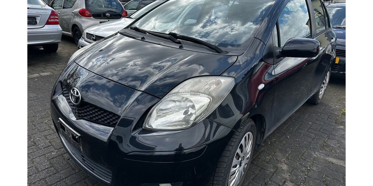Toyota Yaris 183.000 km 3.999 &euro; Köln 51145