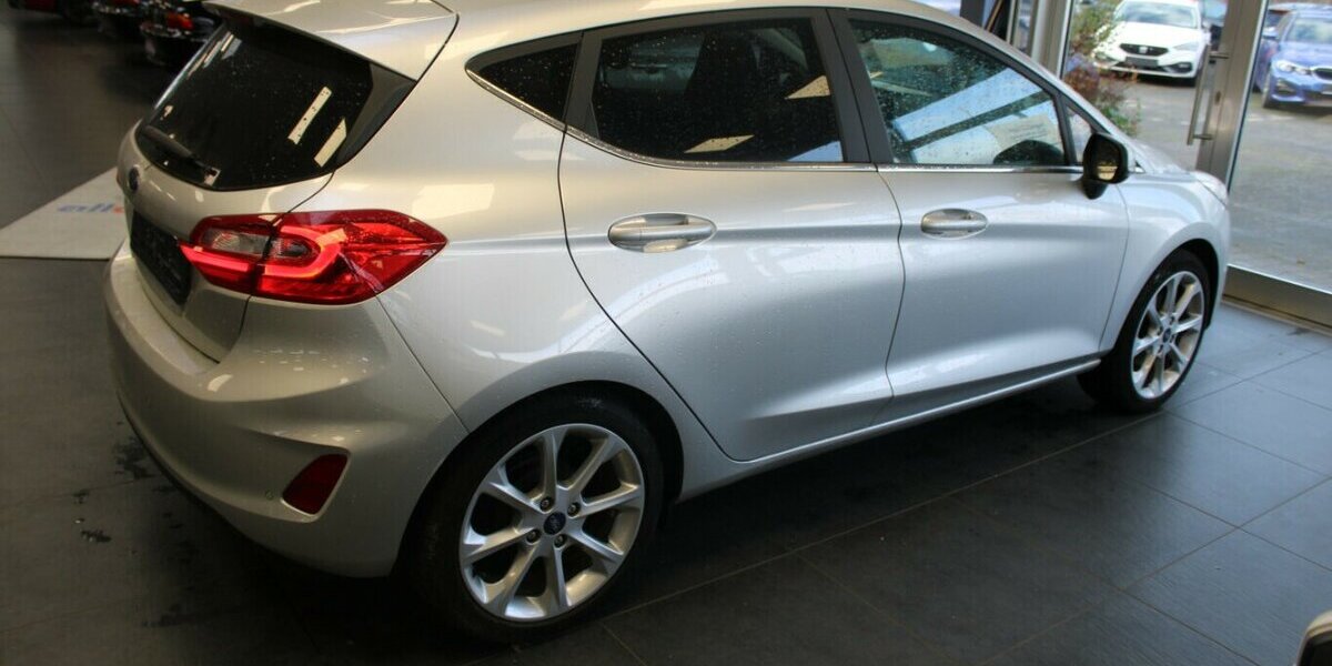 Ford Fiesta 1.0 EcoBoost S&S TiTANIUM 63.854 km 10.780 &euro; Euskirchen 53881