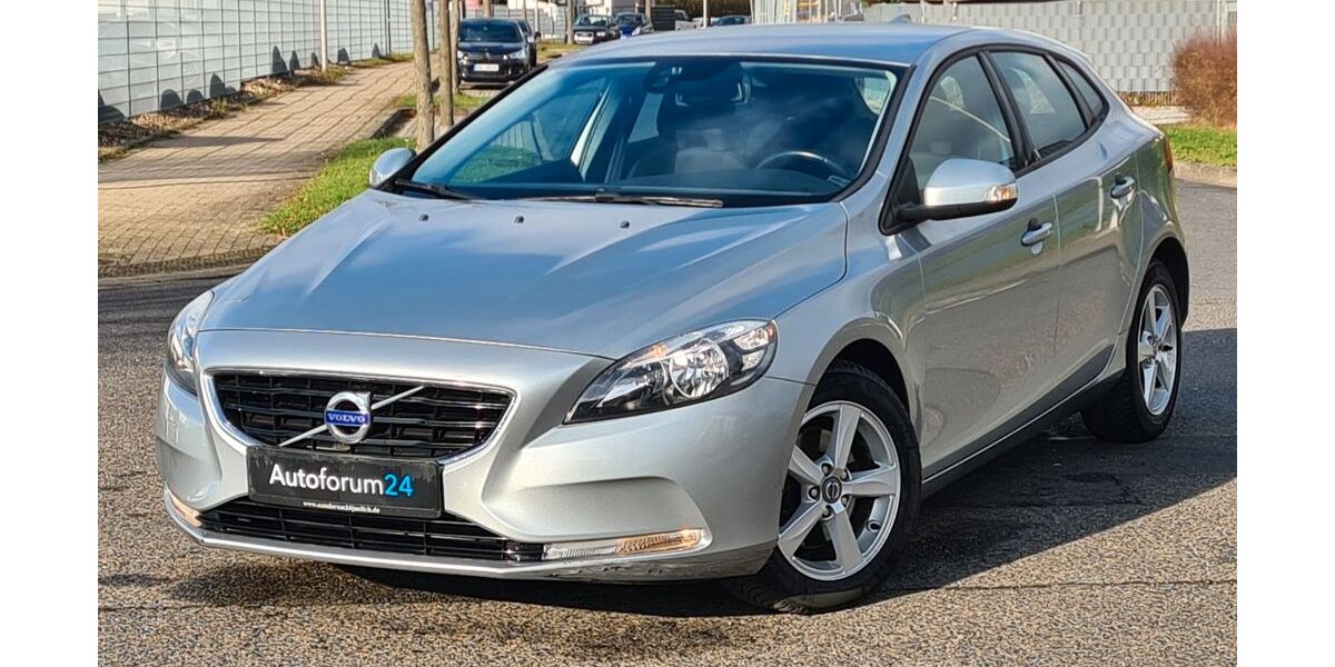 Volvo V40 40.000 km 11.399 &euro; Jülich 52428