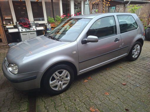 VW Golf 89.067 km 1.450 &euro; Titz 52445