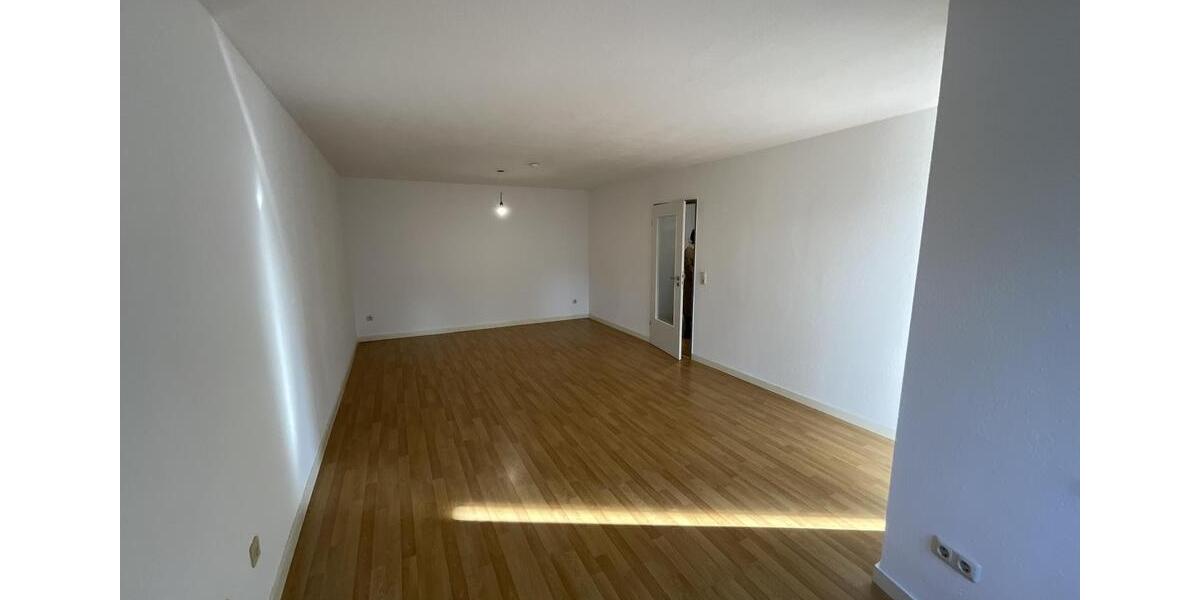 Etagenwohnung Köln Mülheim - 2 Zimmer, 61 m&sup2;, 900&euro; | Angebot:25942588