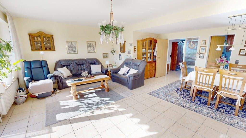 Reihenmittelhaus Erftstadt Lechenich - 5 Zimmer, 125 m&sup2;, 370.000&euro; | Angebot:25802063