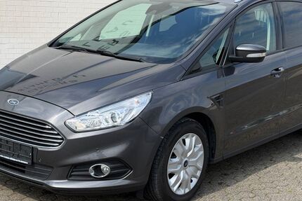 Ford S-Max 259.000 km 5.999 &euro; Düren 52353