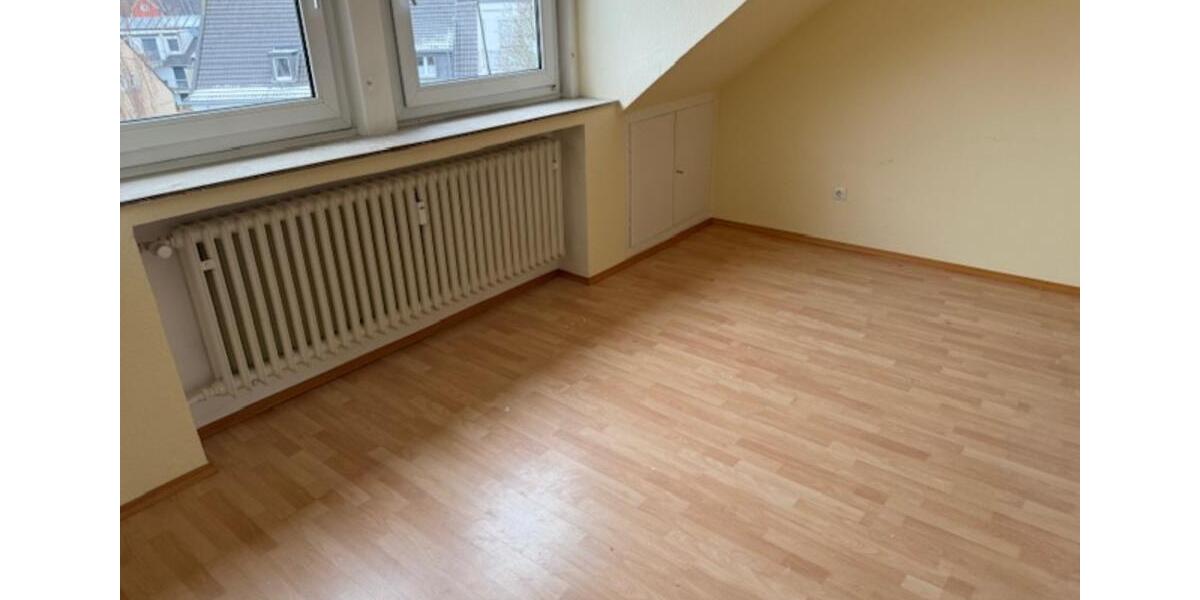 Dachgeschoßwohnung Pulheim - 3 Zimmer, 85 m&sup2;, 830&euro; | Angebot:25755281