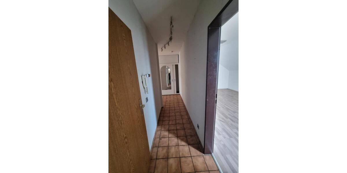 Dachgeschoßwohnung Elsdorf - 2 Zimmer, 70 m&sup2;, 690&euro; | Angebot:26007296
