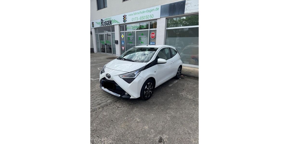 Toyota Aygo (X) 112.380 km 8.499 &euro; Köln 51143