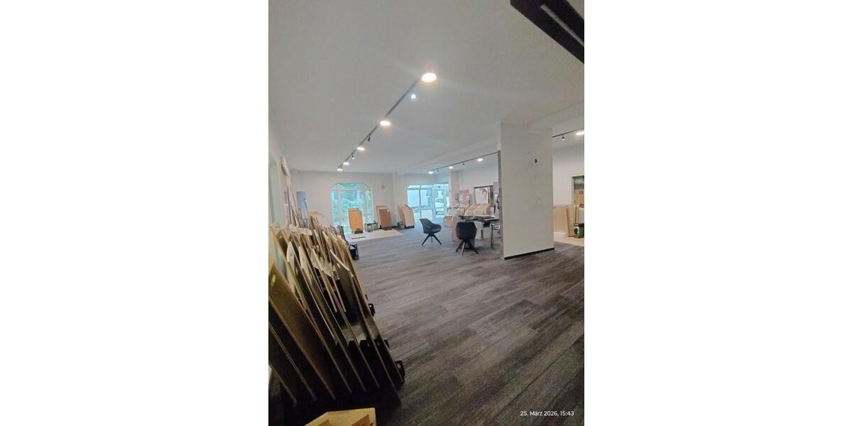 Köln-Ehrenleld (Bickendorf) freitragende Gewerbehhalle mit Büro, Verkaufs- und Ausstellungsfläche (ca. 1000 m²) + ca. 450 m² Parkplätze U-Bahn-Haltestelle Akazienweg - Gewerbeobjekt Köln Ehrenfeld | Angebot:25968416