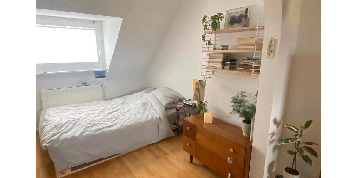Dachgeschoßwohnung Köln Lindenthal - 1 Zimmer, 34 m&sup2;, 236.000&euro; | Angebot:25992672