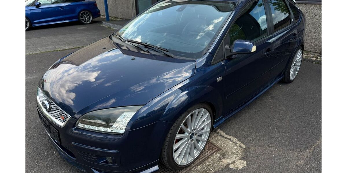 Ford Focus 179.000 km 2.290 &euro; Köln 50739