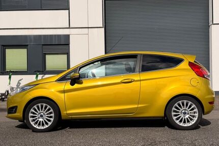 Ford Fiesta 82.000 km 5.300 &euro; Köln 50825