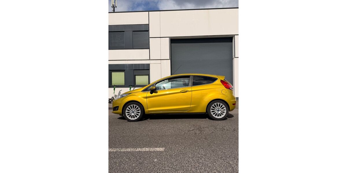 Ford Fiesta 82.000 km 5.300 &euro; Köln 50825