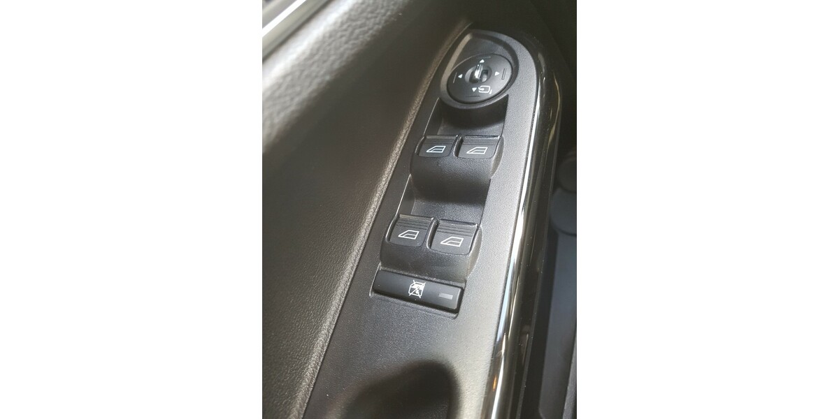 Ford B-Max 93.000 km 9.000 &euro; Kreuzau 52372