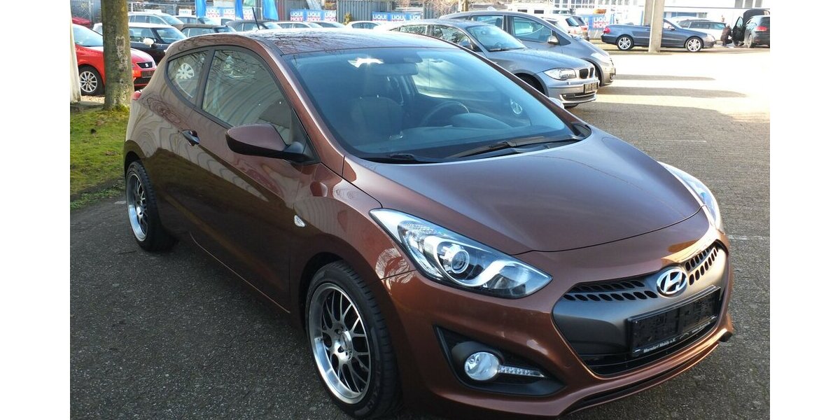 Hyundai i30 KLIMAAUTOMATIK SPORT LMF/BREITREIFEN 117.877 km 6.998 &euro; Köln 50858