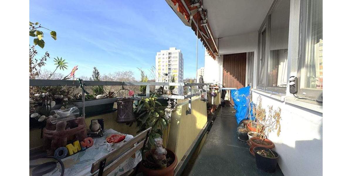 Etagenwohnung Köln Ostheim - 3 Zimmer, 66 m&sup2;, 215.000&euro; | Angebot:25664048