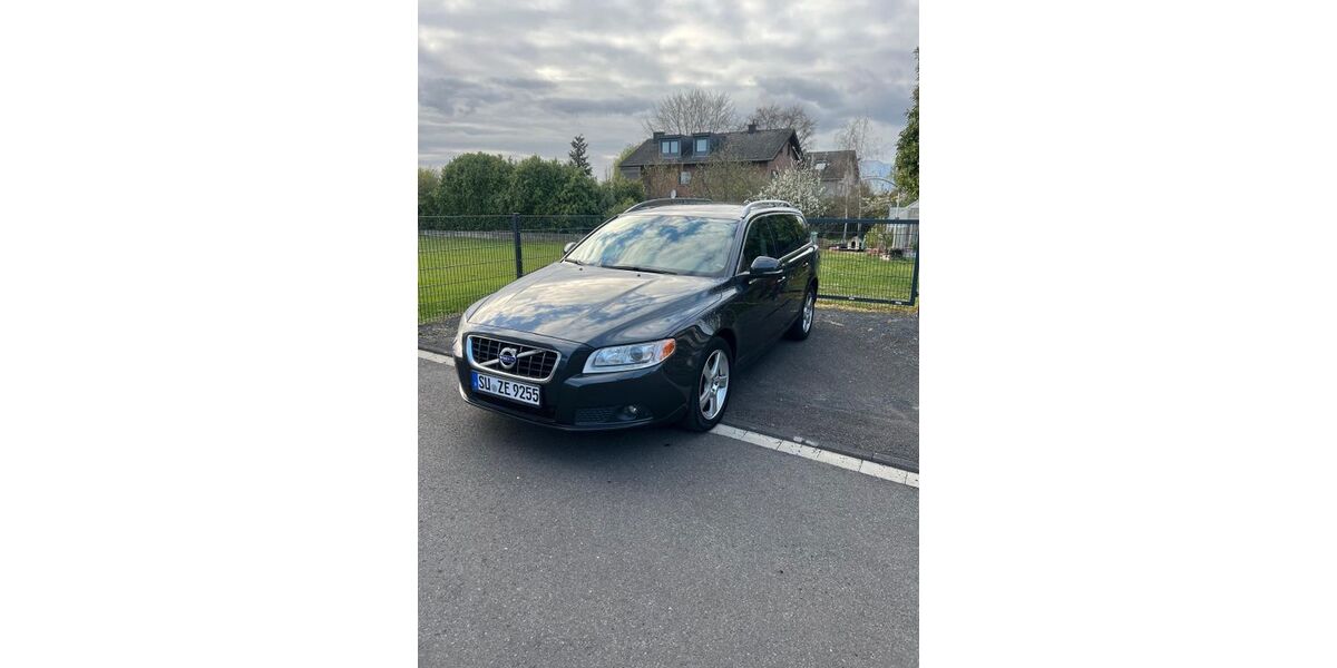 Volvo V70 348.000 km 3.450 &euro; Niederkassel 53859