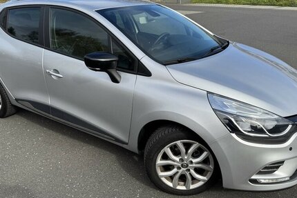 Renault Clio Klima Navi Tempomat Alufelgen 1.Hd TÜV Neu 45.000 km 10.750 &euro; Erftstadt 50374