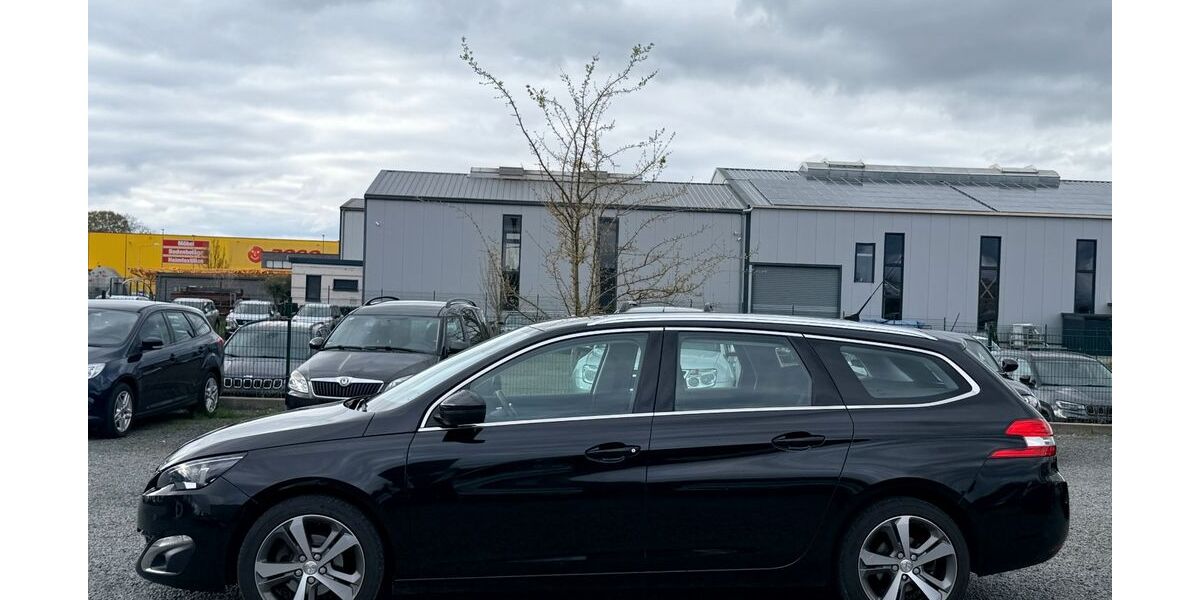 Peugeot 308 150.000 km 7.850 &euro; Düren 52351