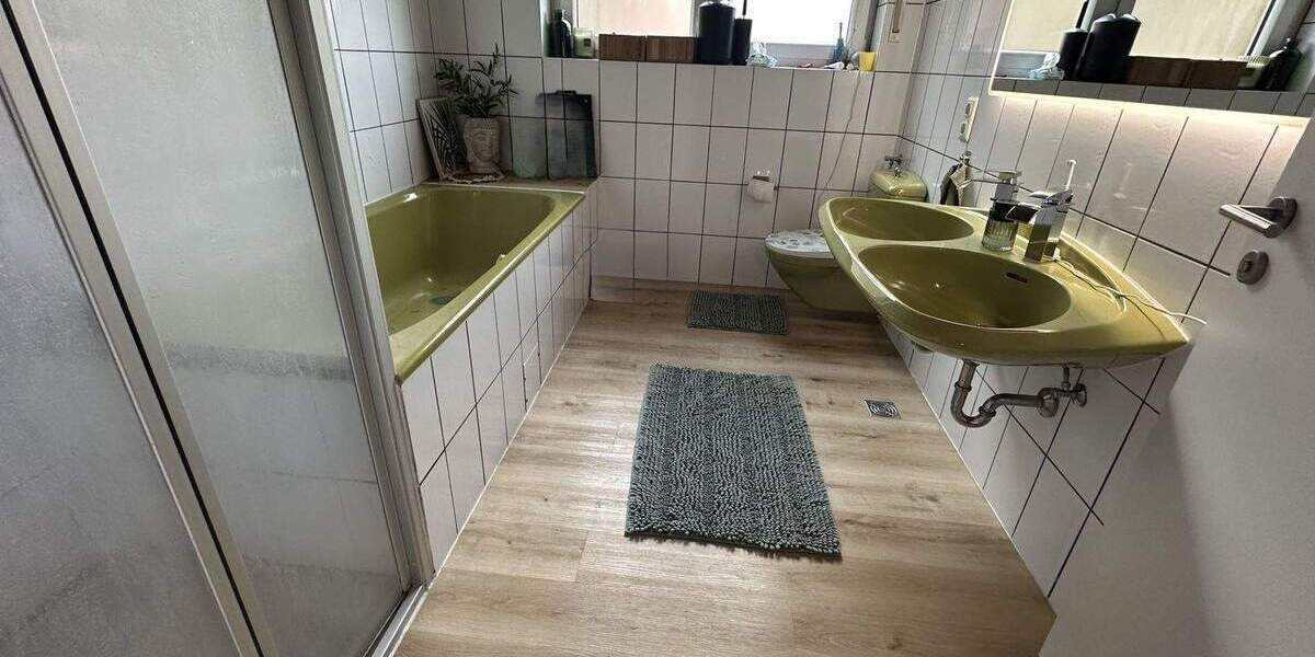 Mehrfamilienhaus, Wohnhaus Niederzier - 8 Zimmer, 274 m&sup2;, 415.000&euro; | Angebot:25692153