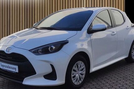 Toyota Yaris 2.500 km 22.990 &euro; Leverkusen 51381