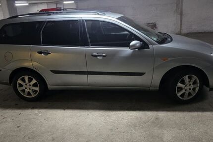 Ford Focus 272.175 km 1.250 &euro; Köln 50769