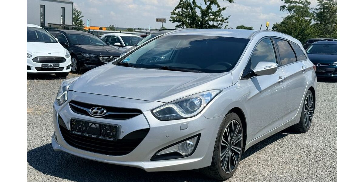 Hyundai i40 214.000 km 3.300 &euro; Düren 52351