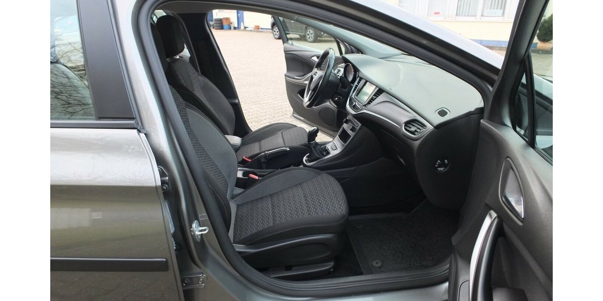 Opel Astra SPORTS TOURER NAVI 1.HD BLUETOOTH ALLWETTERR 125.000 km 9.908 &euro; Köln 50858