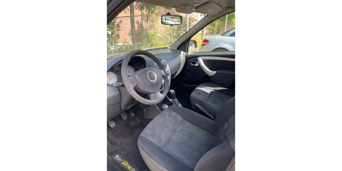 Dacia Logan 94.000 km 3.850 &euro; Köln 51105
