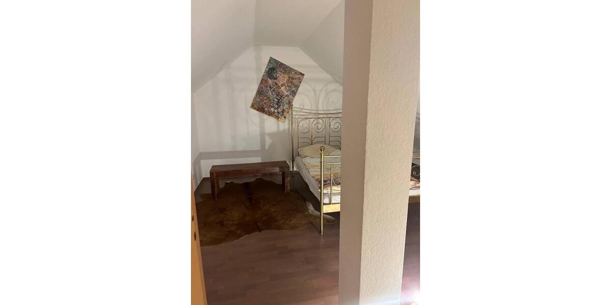 Dachgeschoßwohnung Bergheim - 3 Zimmer, 80 m&sup2;, 1.150&euro; | Angebot:25867953