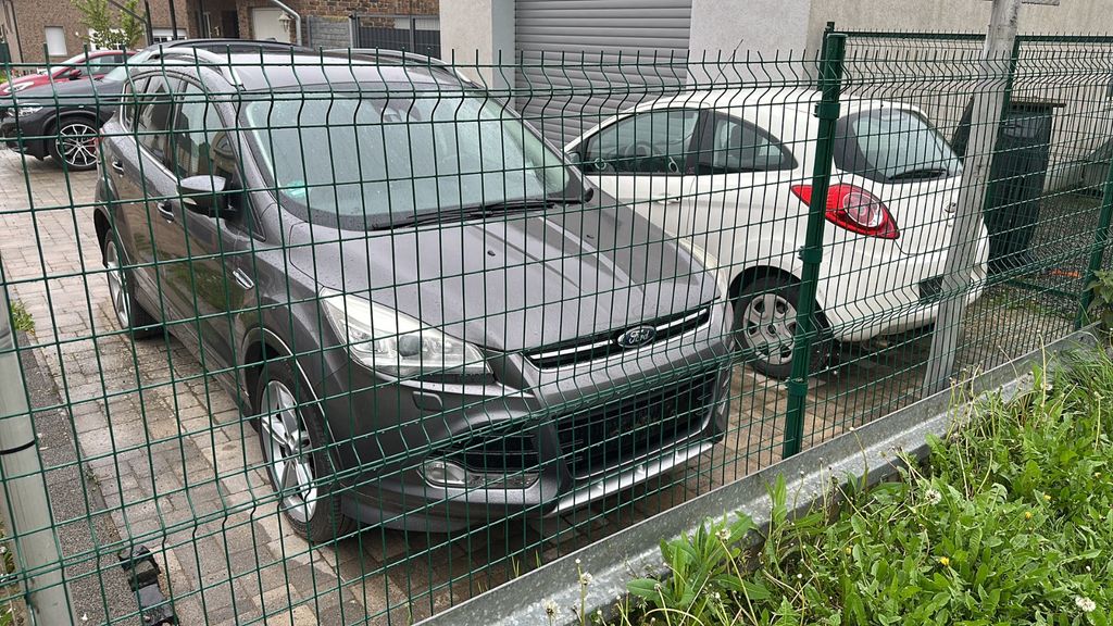 Ford Kuga 171.000 km 6.300 &euro; Vettweiß 52391