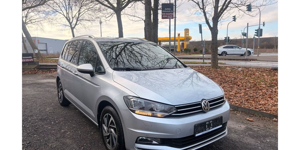 VW Touran 131.000 km 11.999 &euro; Köln 51107