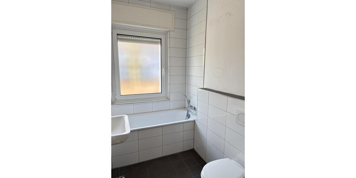 Erdgeschoßwohnung Dormagen - 6 Zimmer, 127 m&sup2;, 1.422&euro; | Angebot:25956754