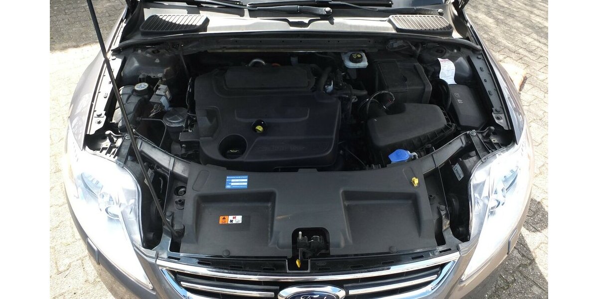 Ford Mondeo 2.0TDCi AUTOMATIC-PROBLEME NAVI XENON PDC B 143.215 km 5.500 &euro; Köln 50858