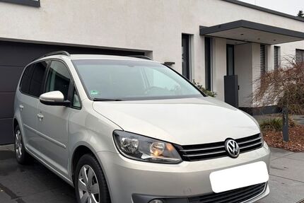 VW Touran 73.000 km 9.950 &euro; Köln 50674