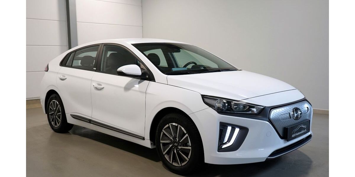 Hyundai IONIQ 9.323 km 18.700 &euro; Hürth bei Köln 50354