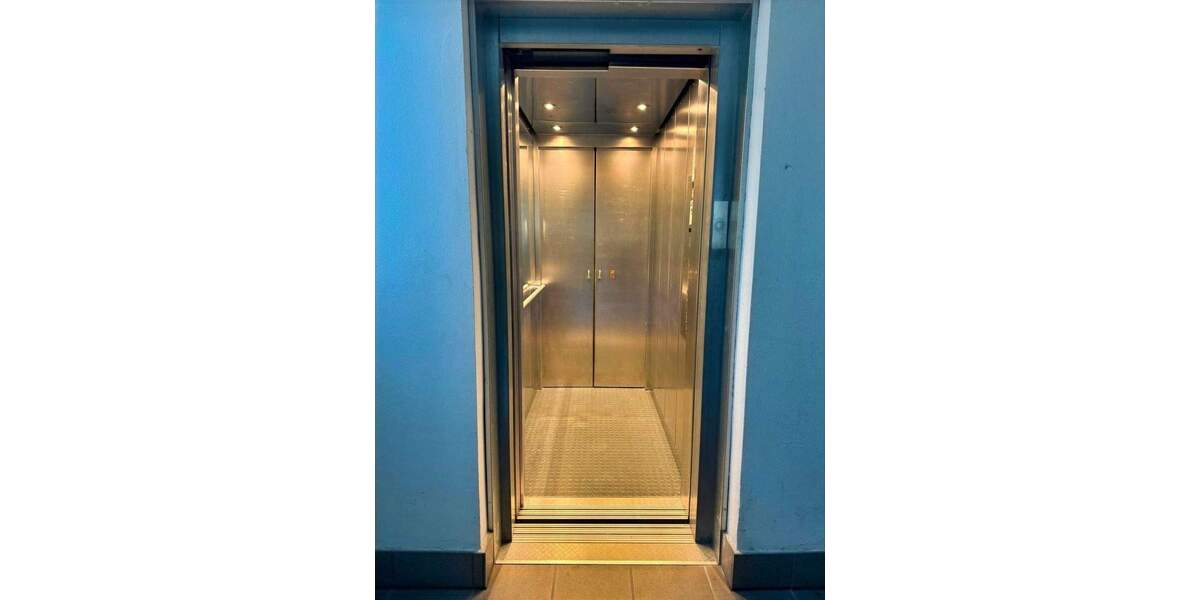 Etagenwohnung Köln Weiden - 2 Zimmer, 62 m&sup2;, 200.000&euro; | Angebot:25685852