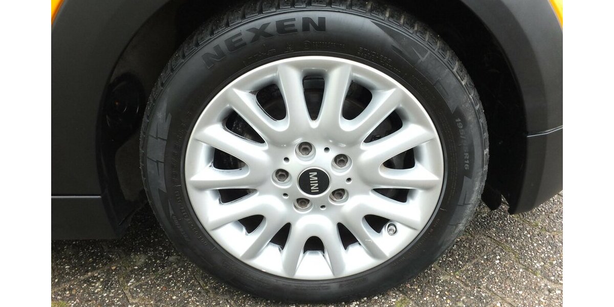 Mini One D KLIMAAUTOMATIK PDC SITZHEIZUNG WINTERREIFEN 122.875 km 8.500 &euro; Köln 50858