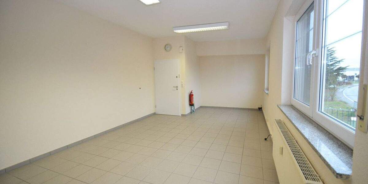 Gewerbeobjekt Bornheim Dersdorf - 3 Zimmer, 93 m&sup2;, 1.000&euro; | Angebot:25709880