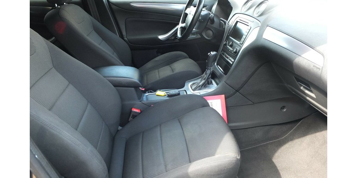 Ford Mondeo 2.0TDCi WM26: NAVI XENON PDC AHK BLUETOOTH 143.215 km 8.908 &euro; Köln 50858