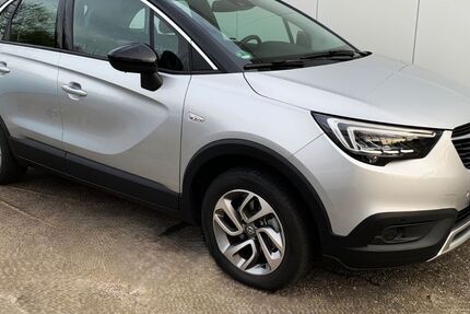 Opel Crossland (X) 1.512 km 14.795 &euro; Köln 51107