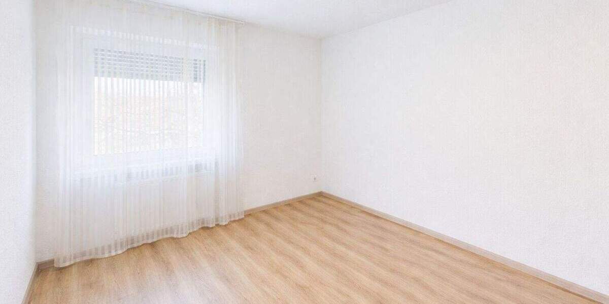 Etagenwohnung Bergheim - 4 Zimmer, 91 m&sup2;, 185.000&euro; | Angebot:25666524