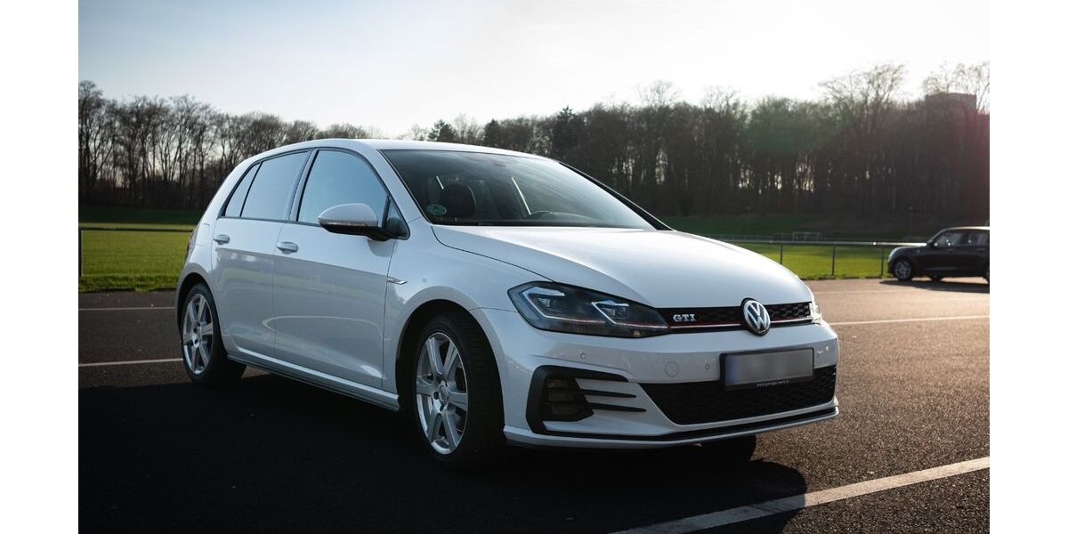 VW Golf 90.000 km 19.950 &euro; Köln 50859