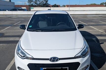 Hyundai i20 93.015 km 9.400 &euro; Leverkusen 51371