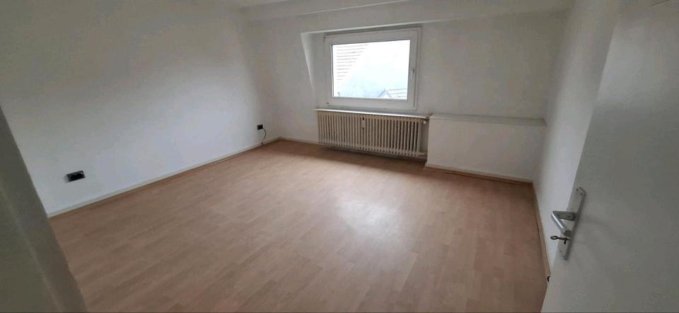 Dachgeschoßwohnung Köln Kalk - 3 Zimmer, 78 m&sup2;, 1.600&euro; | Angebot:25660365