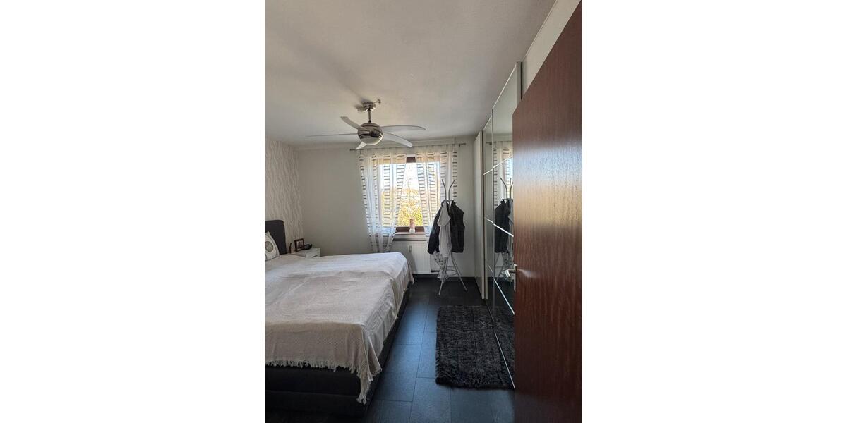 Etagenwohnung Köln Chorweiler - 3.5 Zimmer, 80 m&sup2;, 360.000&euro; | Angebot:26040242